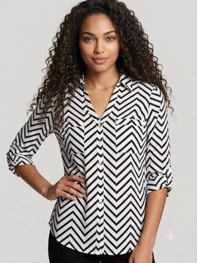 2010 vintage Express Portofino Black and White Chevron Button-Up Blouse xs